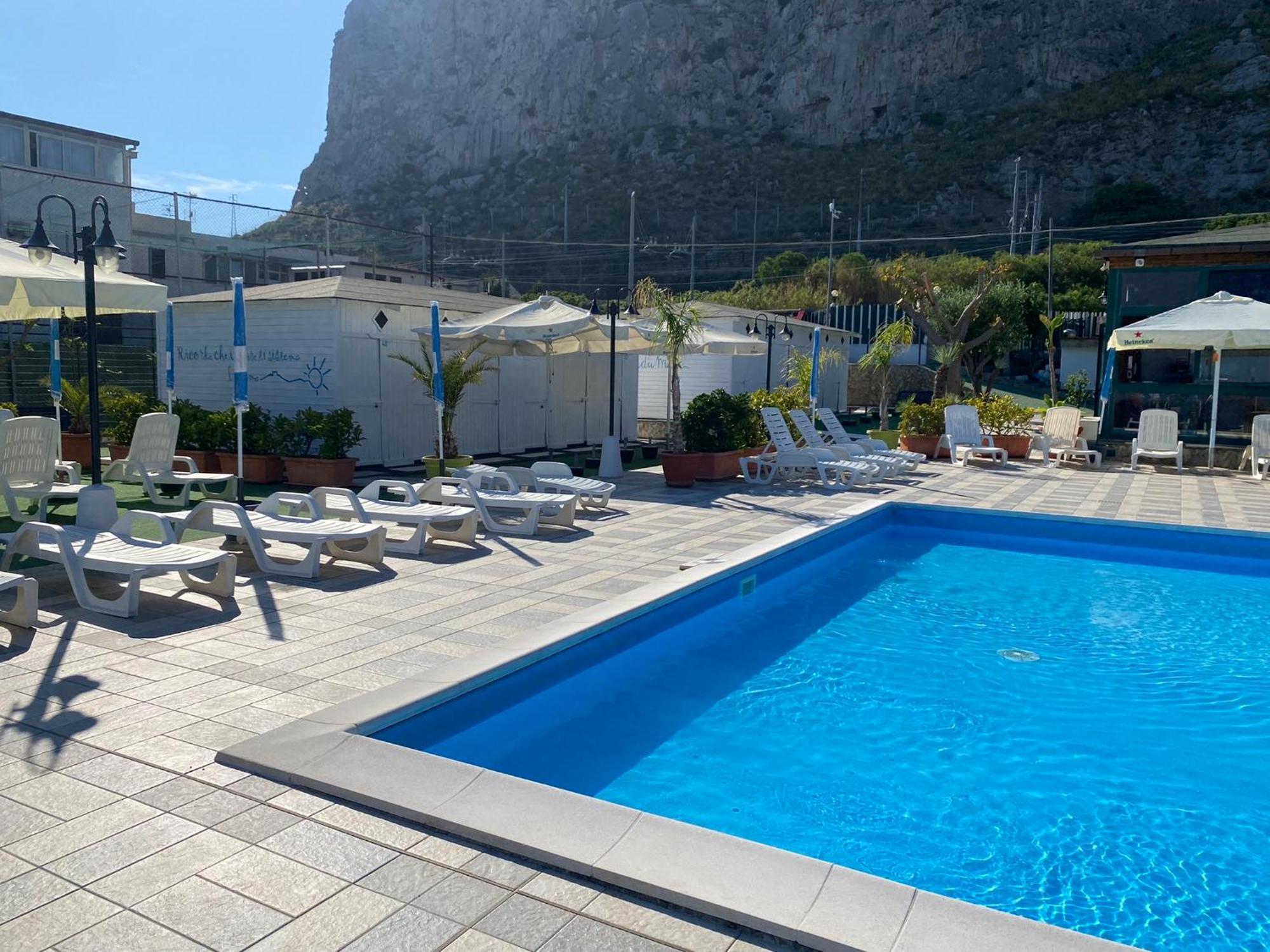 Hotel La Scogliera Azzurra Isola delle Femmine Esterno foto